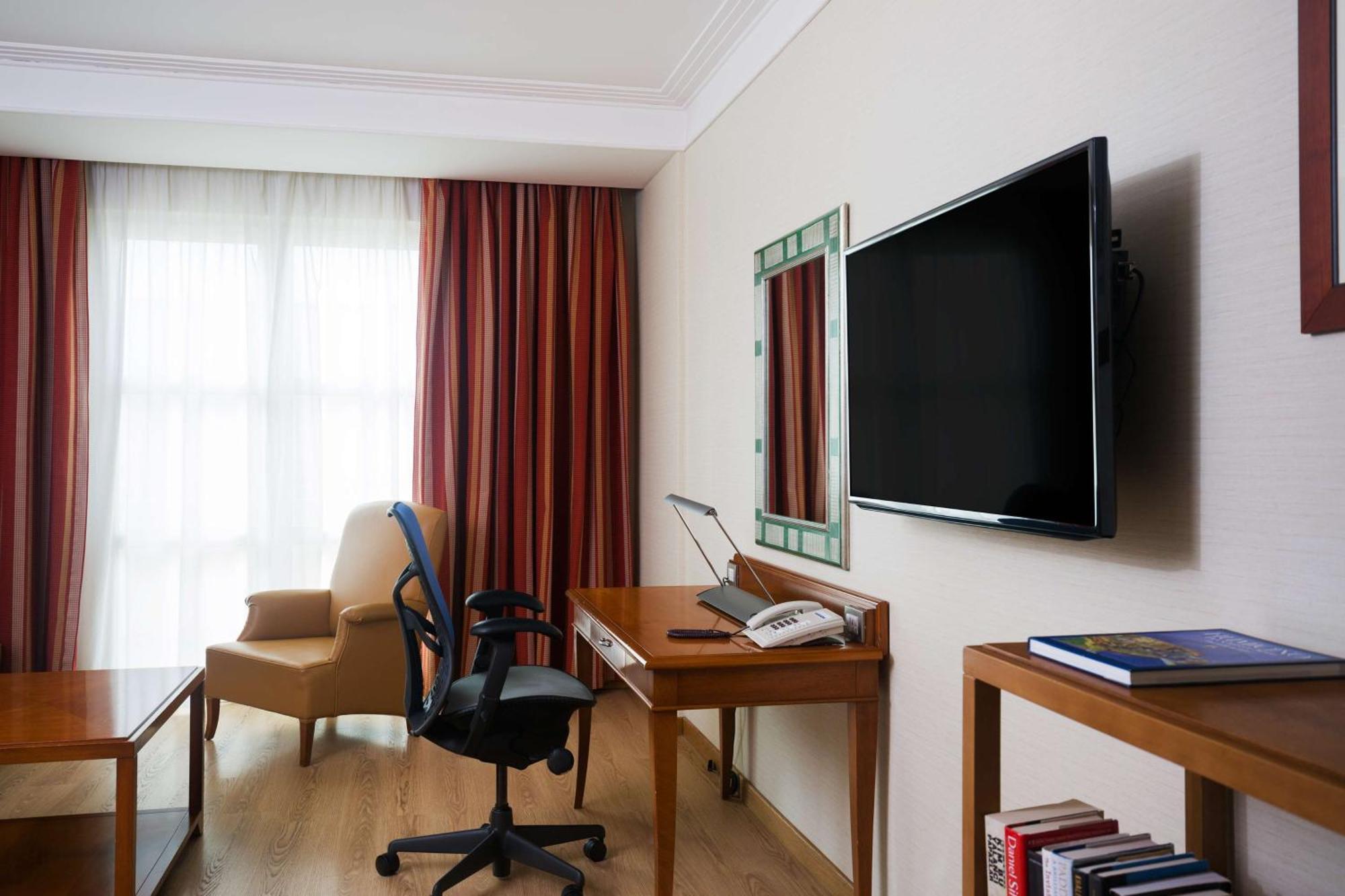 Hilton Rome Airport 4*