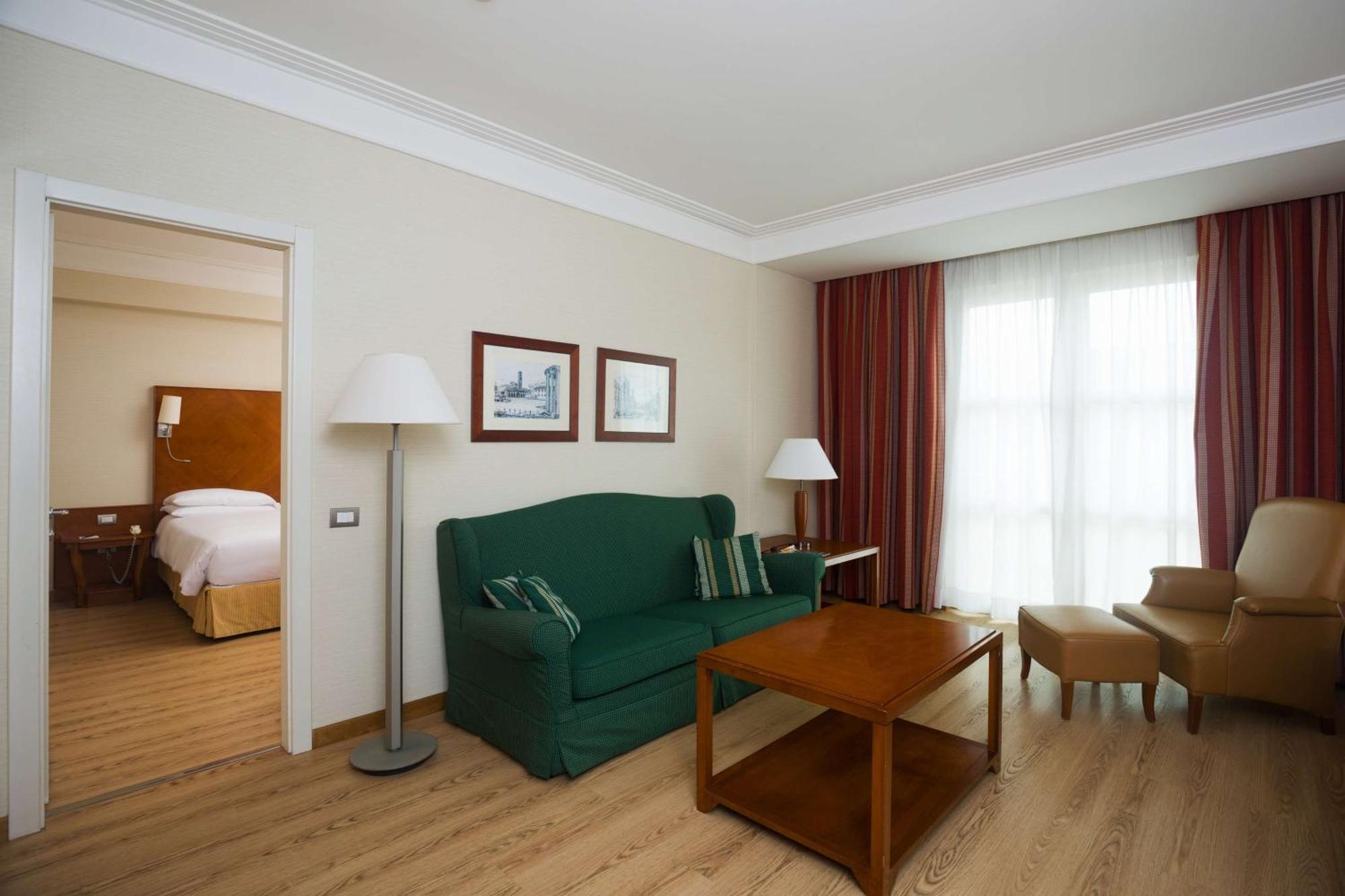 Hotel Hilton Rome Airport 4*