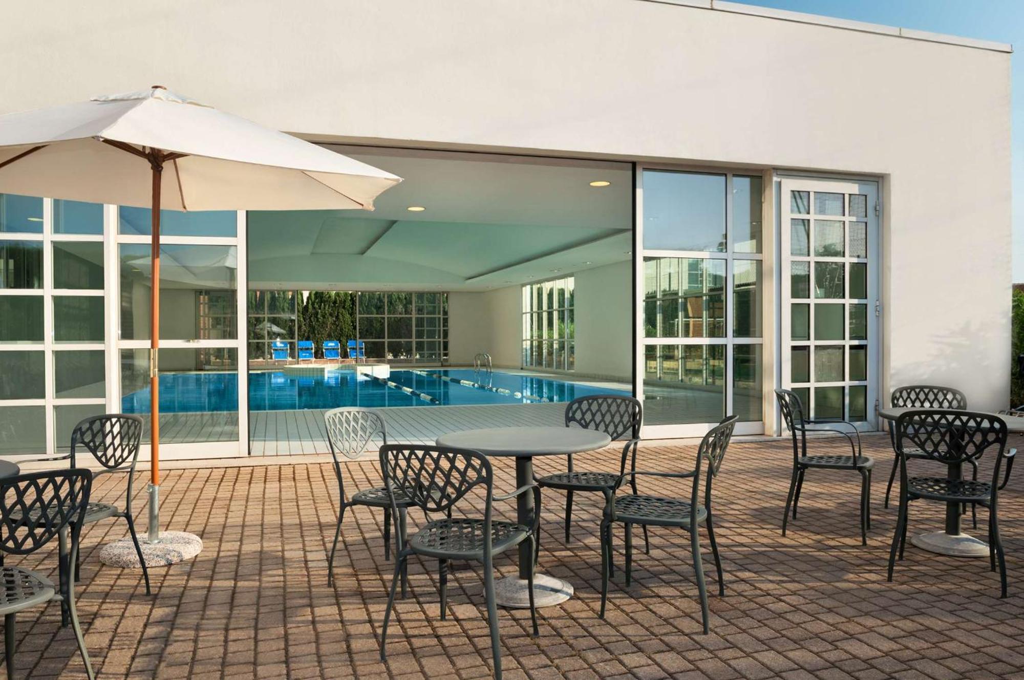 Hilton Rome Airport Hotel 4*